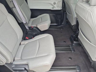2025 Toyota Sienna XLE 8 Passenger