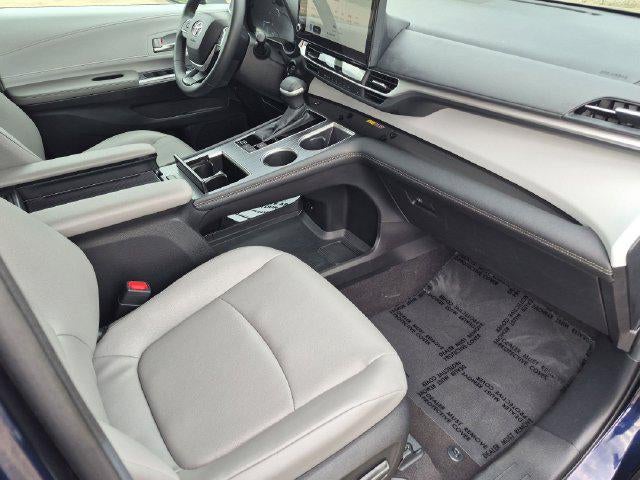 2025 Toyota Sienna XLE 8 Passenger