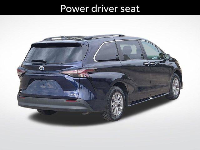 2025 Toyota Sienna XLE 8 Passenger