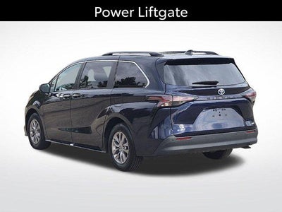 2025 Toyota Sienna XLE 8 Passenger