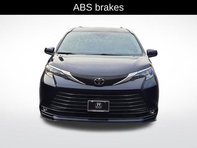 2026 Toyota Sienna XLE 8 Passenger
