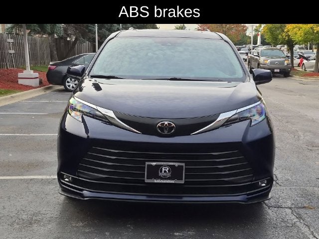 2026 Toyota Sienna XLE 8 Passenger