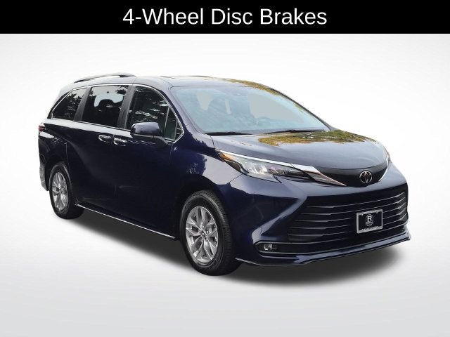 2026 Toyota Sienna XLE 8 Passenger