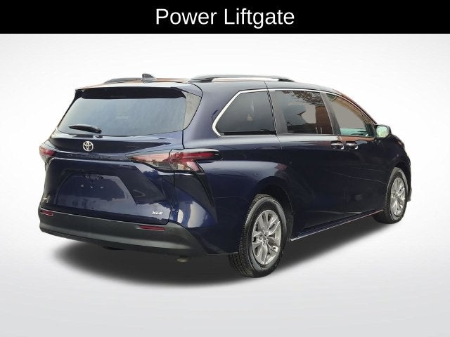 2026 Toyota Sienna XLE 8 Passenger
