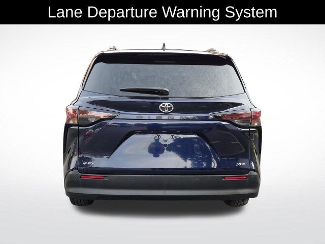2026 Toyota Sienna XLE 8 Passenger