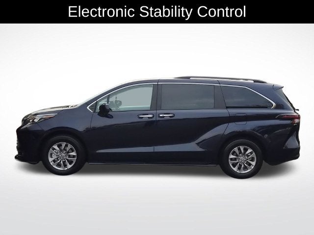 2026 Toyota Sienna XLE 8 Passenger
