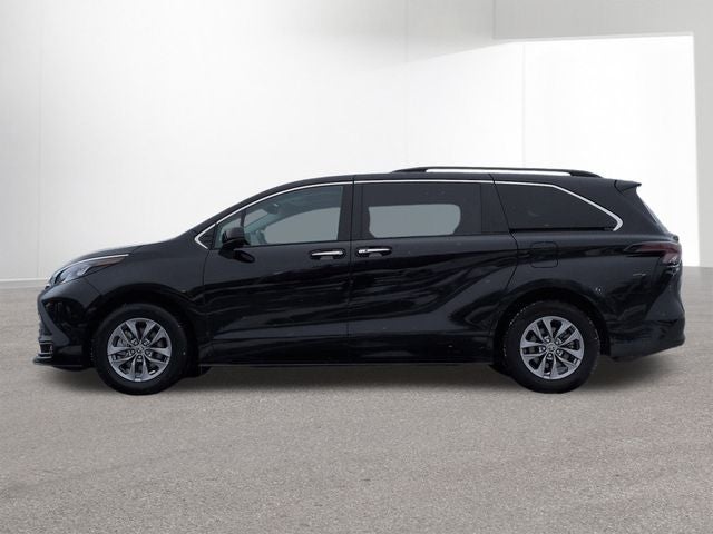 2025 Toyota SIENNA XLE XLE 8 Passenger