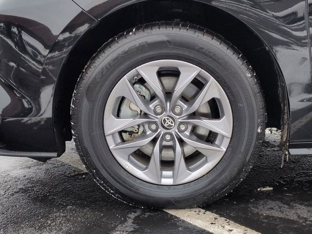 2025 Toyota SIENNA XLE XLE 8 Passenger