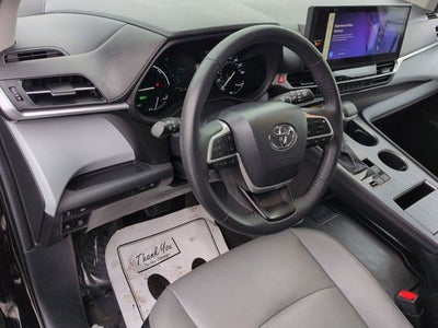 2025 Toyota SIENNA XLE XLE 8 Passenger
