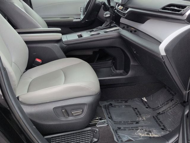 2025 Toyota SIENNA XLE XLE 8 Passenger
