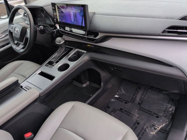 2025 Toyota SIENNA XLE XLE 8 Passenger