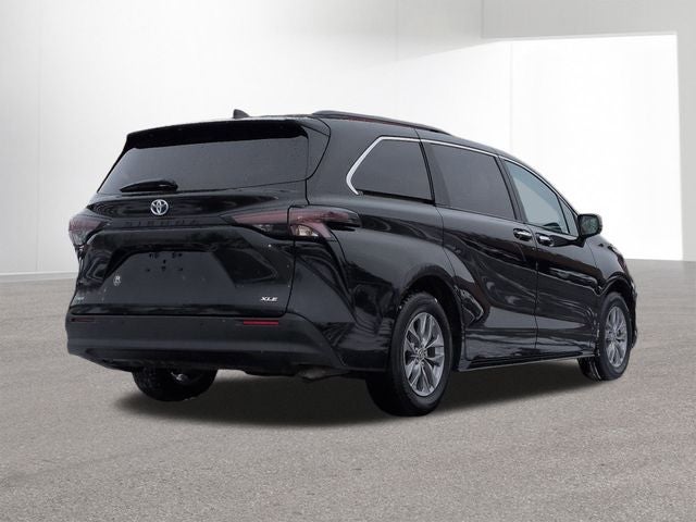 2025 Toyota SIENNA XLE XLE 8 Passenger