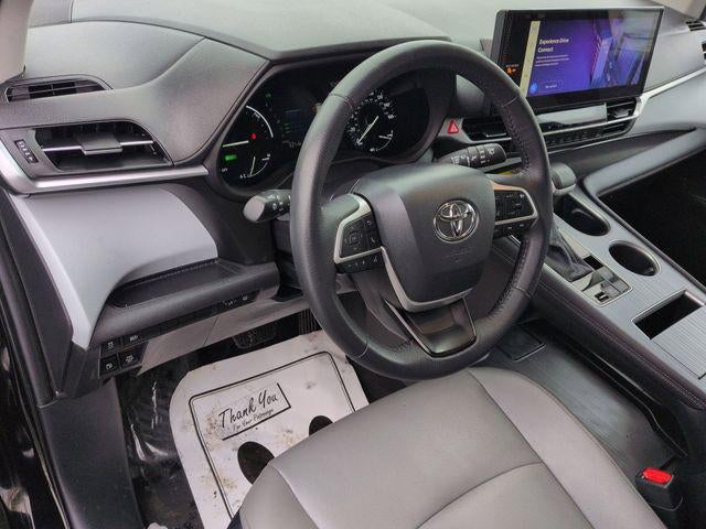 2025 Toyota SIENNA XLE XLE 8 Passenger
