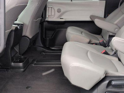 2025 Toyota SIENNA XLE XLE 8 Passenger