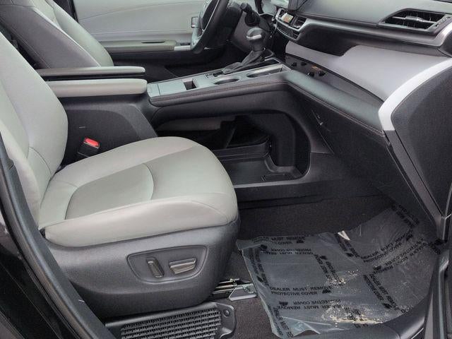 2025 Toyota SIENNA XLE XLE 8 Passenger