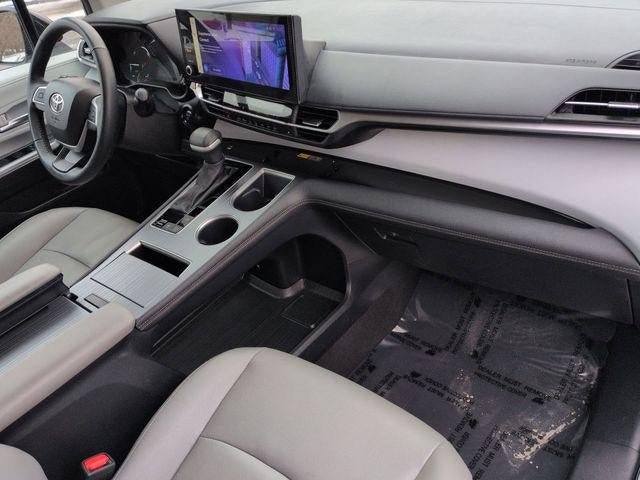 2025 Toyota SIENNA XLE XLE 8 Passenger