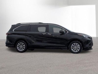 2025 Toyota SIENNA XLE XLE 8 Passenger