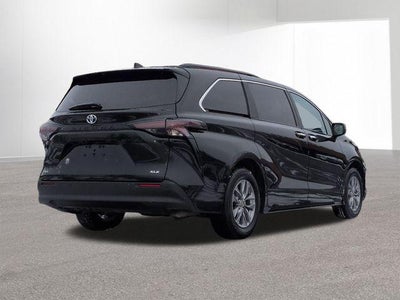 2025 Toyota SIENNA XLE XLE 8 Passenger