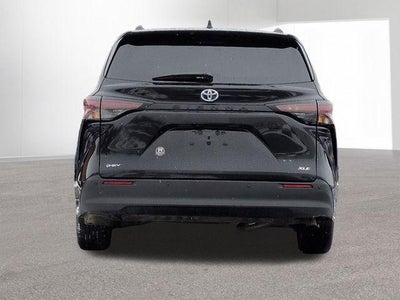 2025 Toyota SIENNA XLE XLE 8 Passenger