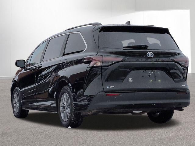 2025 Toyota SIENNA XLE XLE 8 Passenger