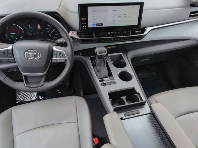 2025 Toyota SIENNA XLE XLE 8 Passenger