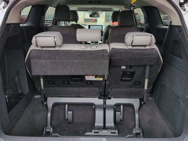 2025 Toyota SIENNA XLE XLE 8 Passenger