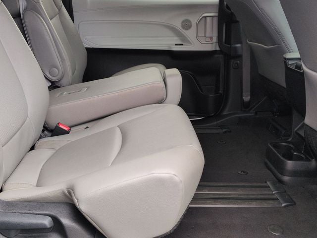 2025 Toyota SIENNA XLE XLE 8 Passenger