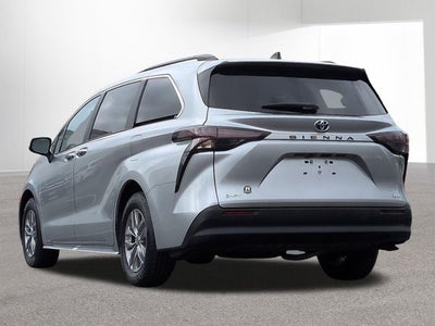 2025 Toyota SIENNA XLE XLE 8 Passenger