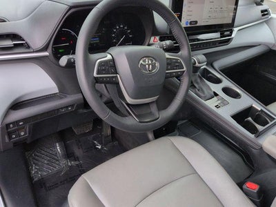 2025 Toyota SIENNA XLE XLE 8 Passenger