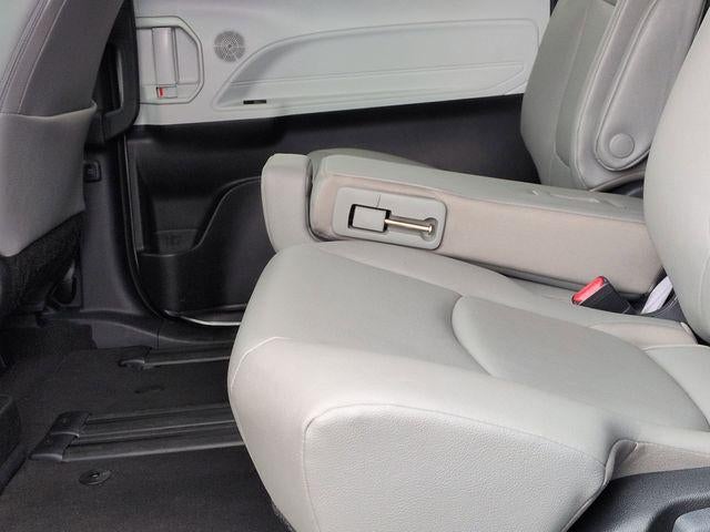 2025 Toyota SIENNA XLE XLE 8 Passenger