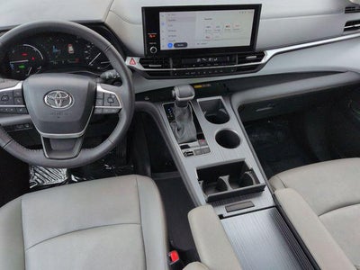 2025 Toyota SIENNA XLE XLE 8 Passenger