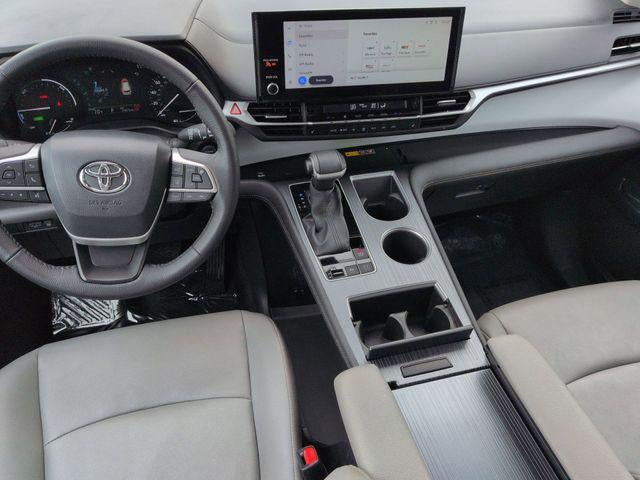 2025 Toyota SIENNA XLE XLE 8 Passenger