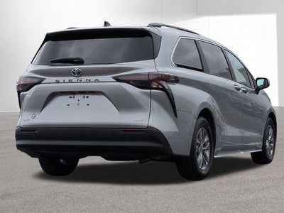 2025 Toyota SIENNA XLE XLE 8 Passenger