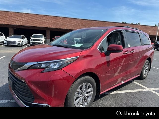 2024 Toyota Sienna XLE 8 Passenger