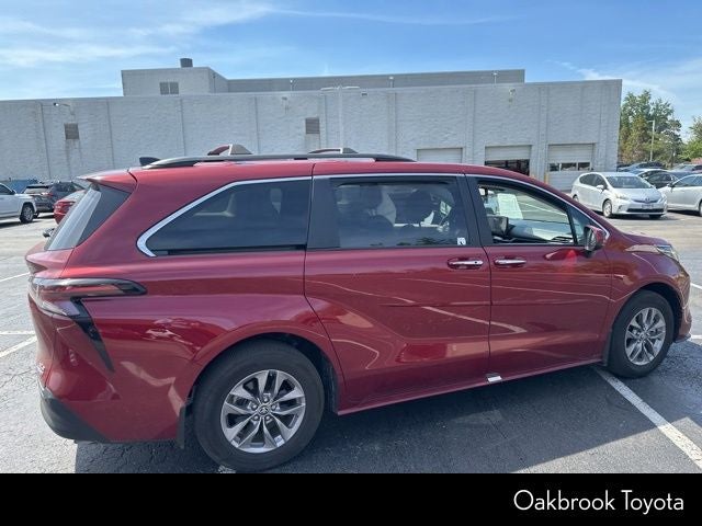2024 Toyota Sienna XLE 8 Passenger