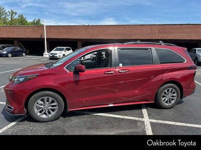 2024 Toyota Sienna XLE 8 Passenger