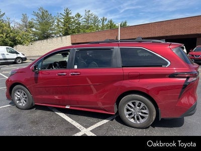 2024 Toyota Sienna XLE 8 Passenger