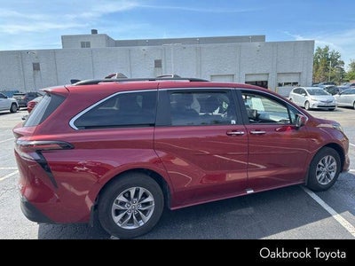 2024 Toyota Sienna XLE 8 Passenger