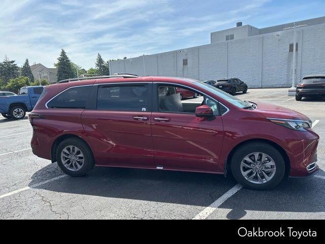 2024 Toyota Sienna XLE 8 Passenger
