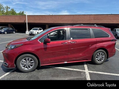 2024 Toyota Sienna XLE 8 Passenger