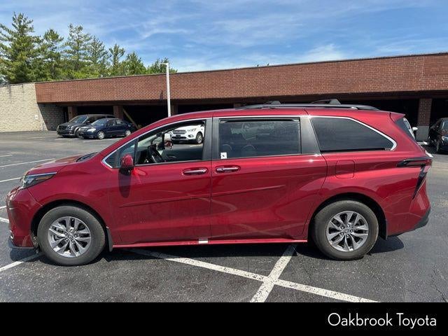 2024 Toyota Sienna XLE 8 Passenger