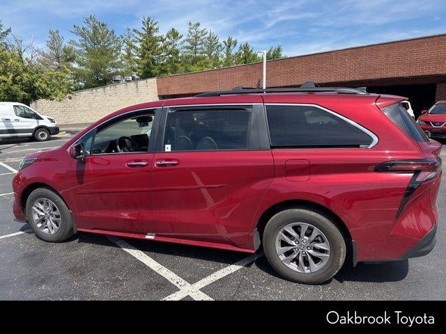 2024 Toyota Sienna XLE 8 Passenger