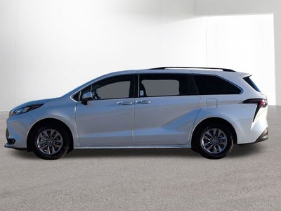 2026 Toyota SIENNA XLE XLE 8 Passenger