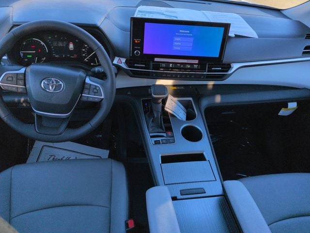 2026 Toyota SIENNA XLE XLE 8 Passenger