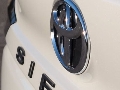 2026 Toyota SIENNA XLE XLE 8 Passenger