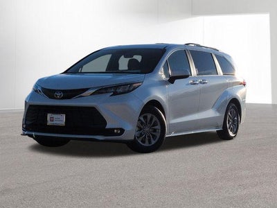 2026 Toyota SIENNA XLE XLE 8 Passenger