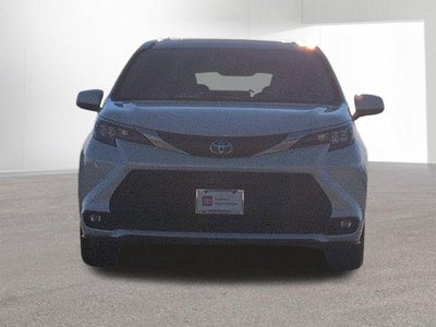 2026 Toyota SIENNA XLE XLE 8 Passenger