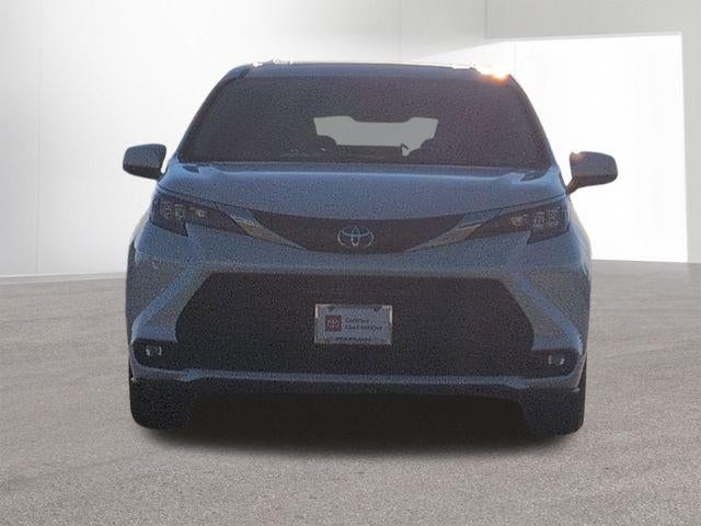 2026 Toyota SIENNA XLE XLE 8 Passenger
