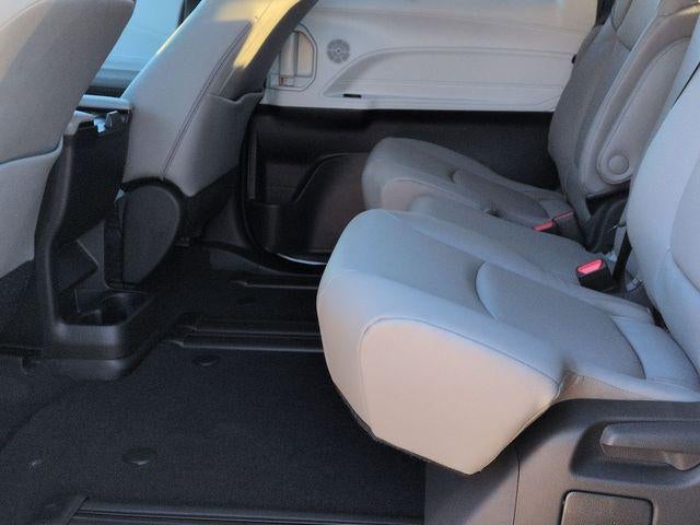 2026 Toyota SIENNA XLE XLE 8 Passenger