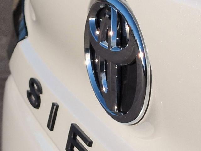 2026 Toyota SIENNA XLE XLE 8 Passenger